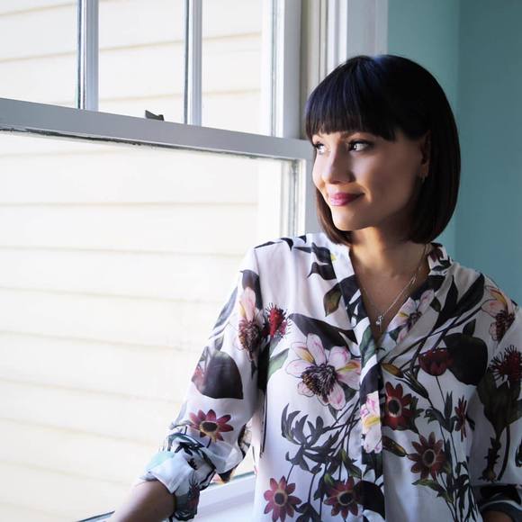 Meet your Posher, Julie - Picture 1 of 1